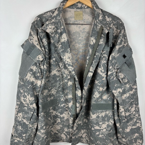 US Army ACU Field Jacket Large Short UCP Digital Camo Shell NSN 8415-01-526-9649 - Picture 9 of 15